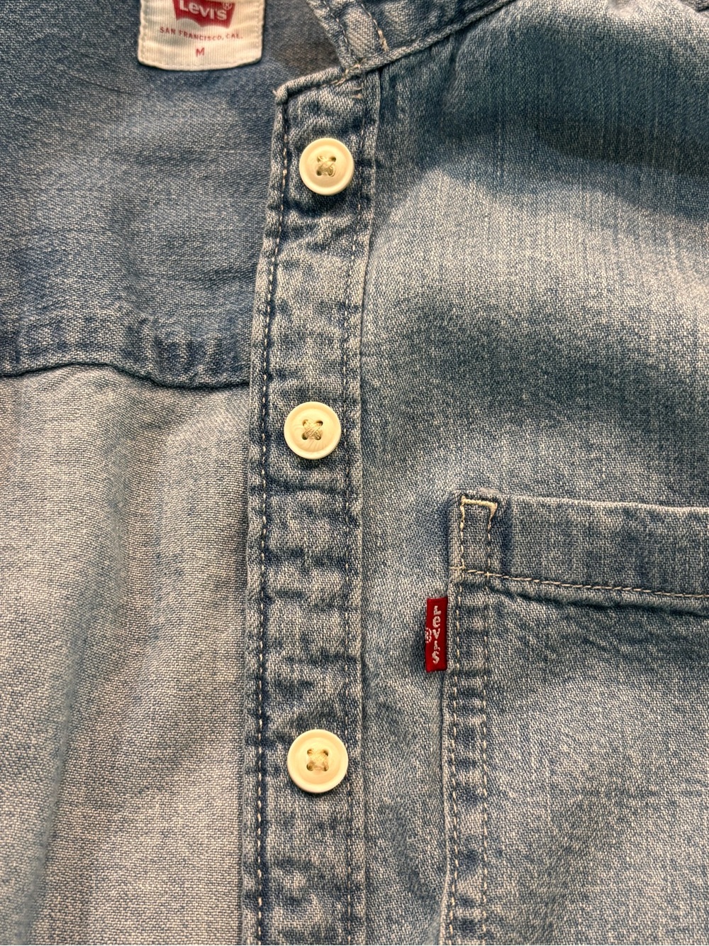Levi’s Roxy Puff Sleeve Button Up - Picture 9 of 14